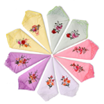 مناديل ورقية وقطن